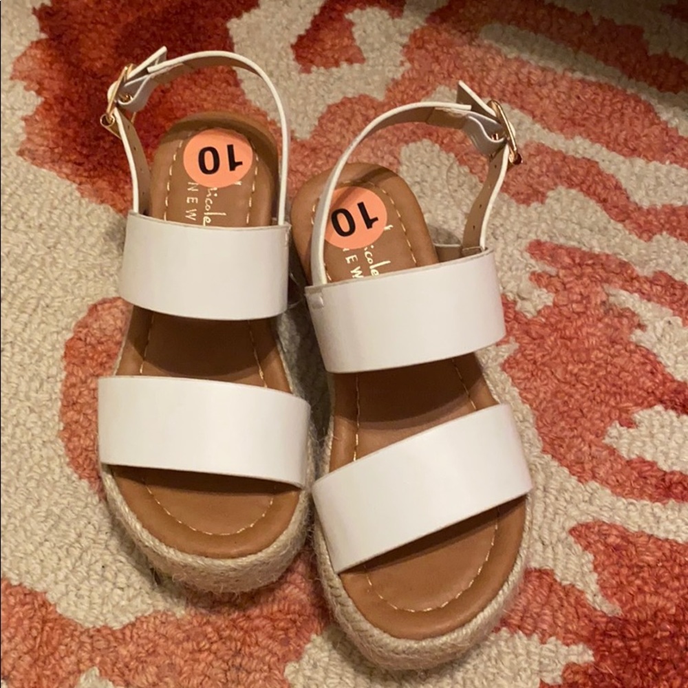 NWOT Nicole Miller New York kids wedges